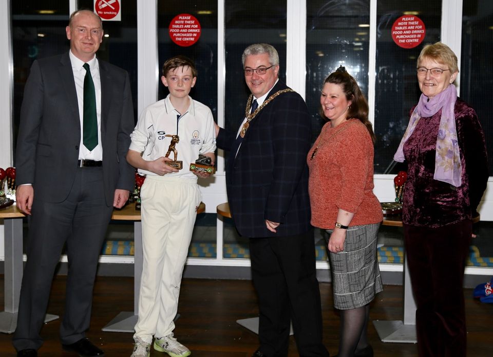 Chris Pratt collects the U16 batting award